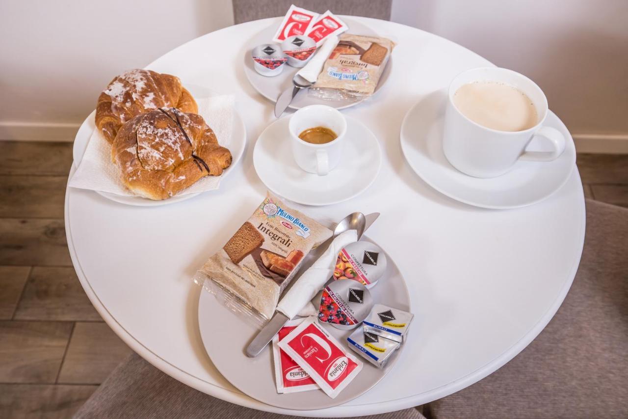 Azzurra Rooms Rzym Zewnętrze zdjęcie